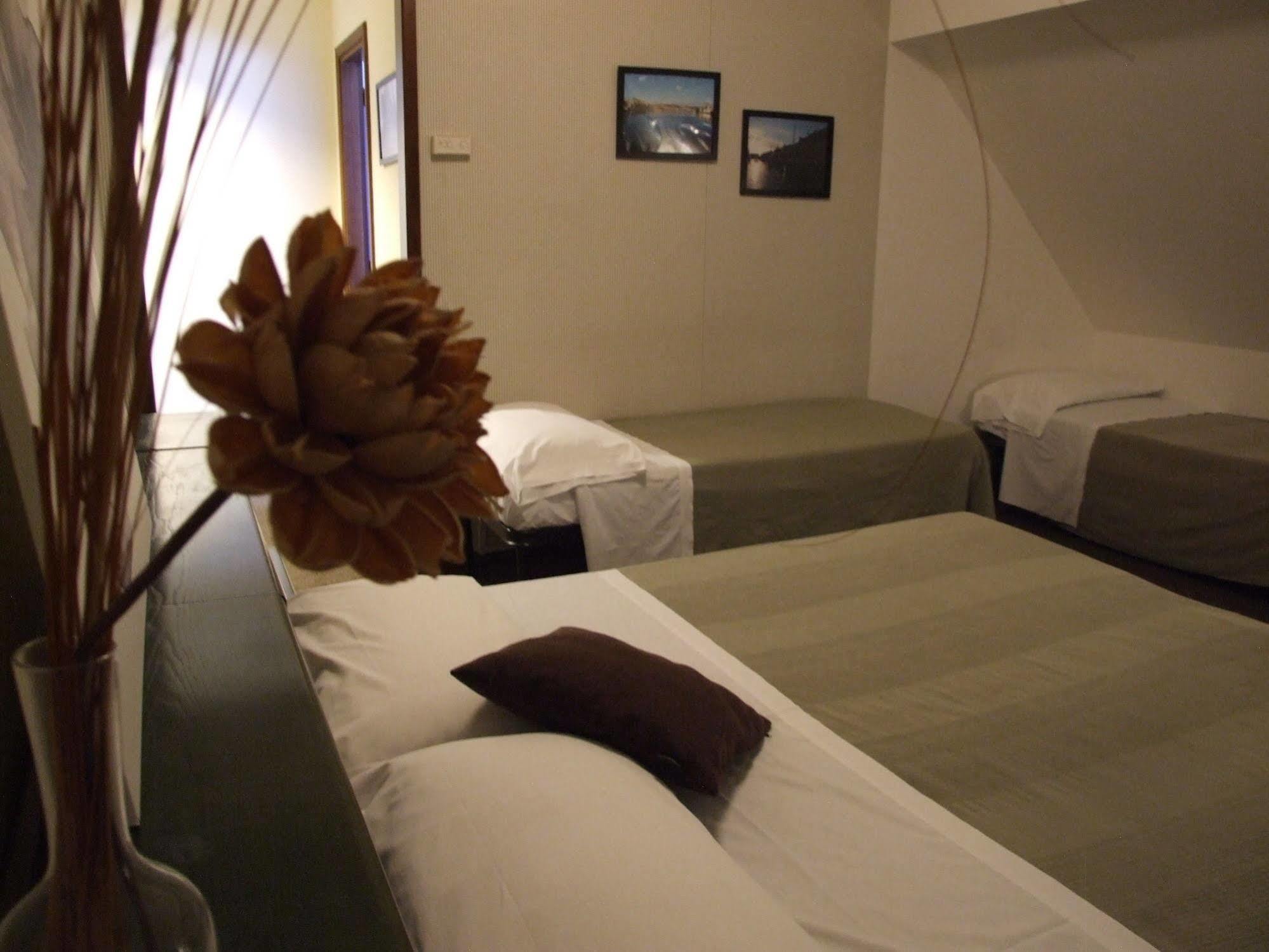 Hotel ออร์เวียโต ภายนอก รูปภาพ